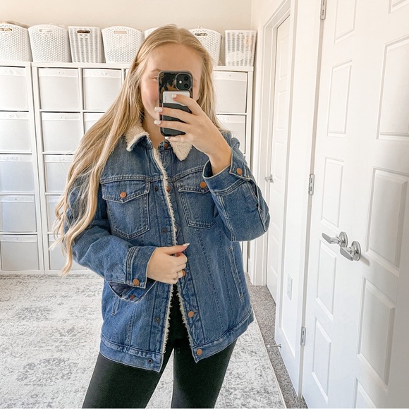 Madewell The Oversized Jean Jacket Donaway Wash Sherpa - Picture 1 of 11